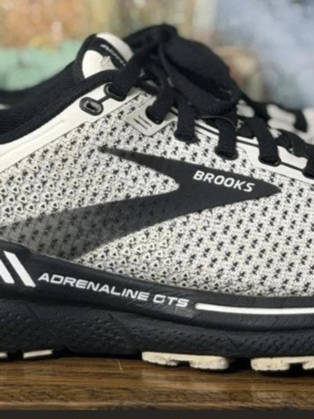 Brooks Adrenaline GTS Running Shoe - Black & White
